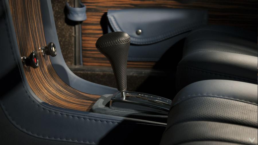 Детали интерьера Mercedes-Benz 250 CE by Villner (W114) 1970 года  (фото 13 из 24)